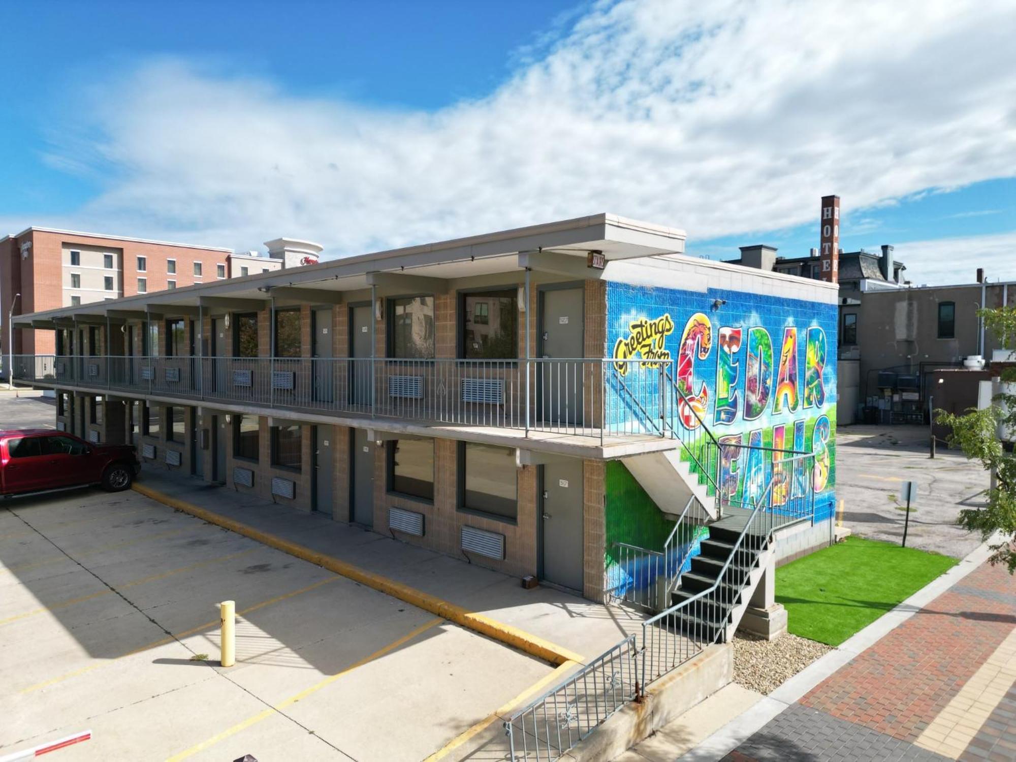 Lindell Motor - Downtown With Free Gated Parking! Apartment *
