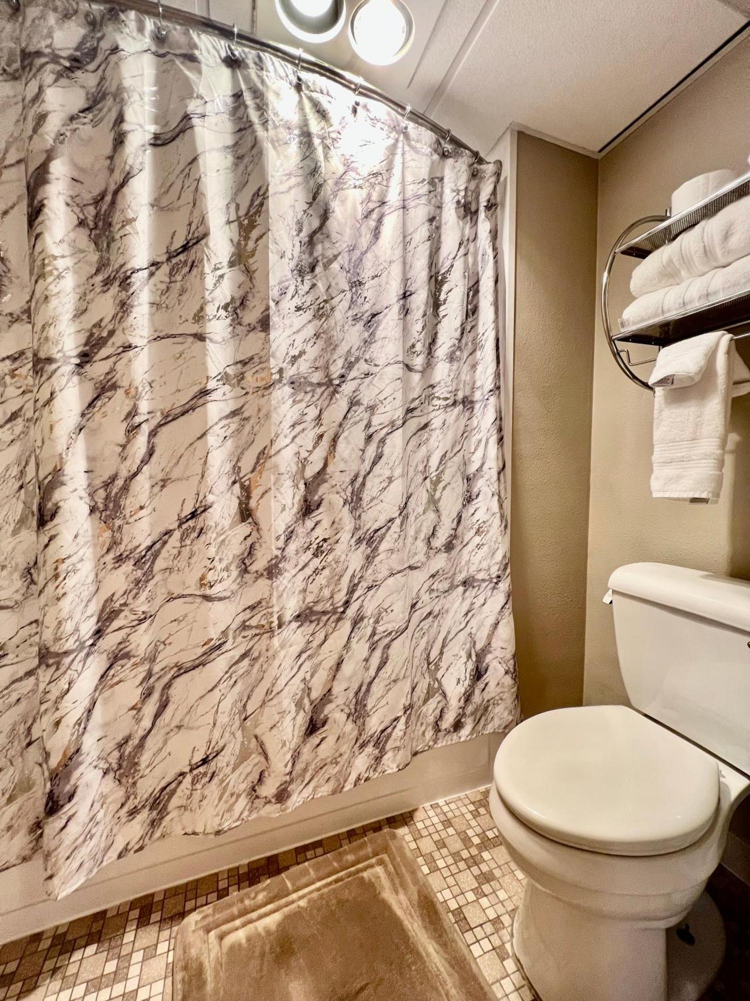Lindell Motor - Downtown With Free Gated Parking! Apartment